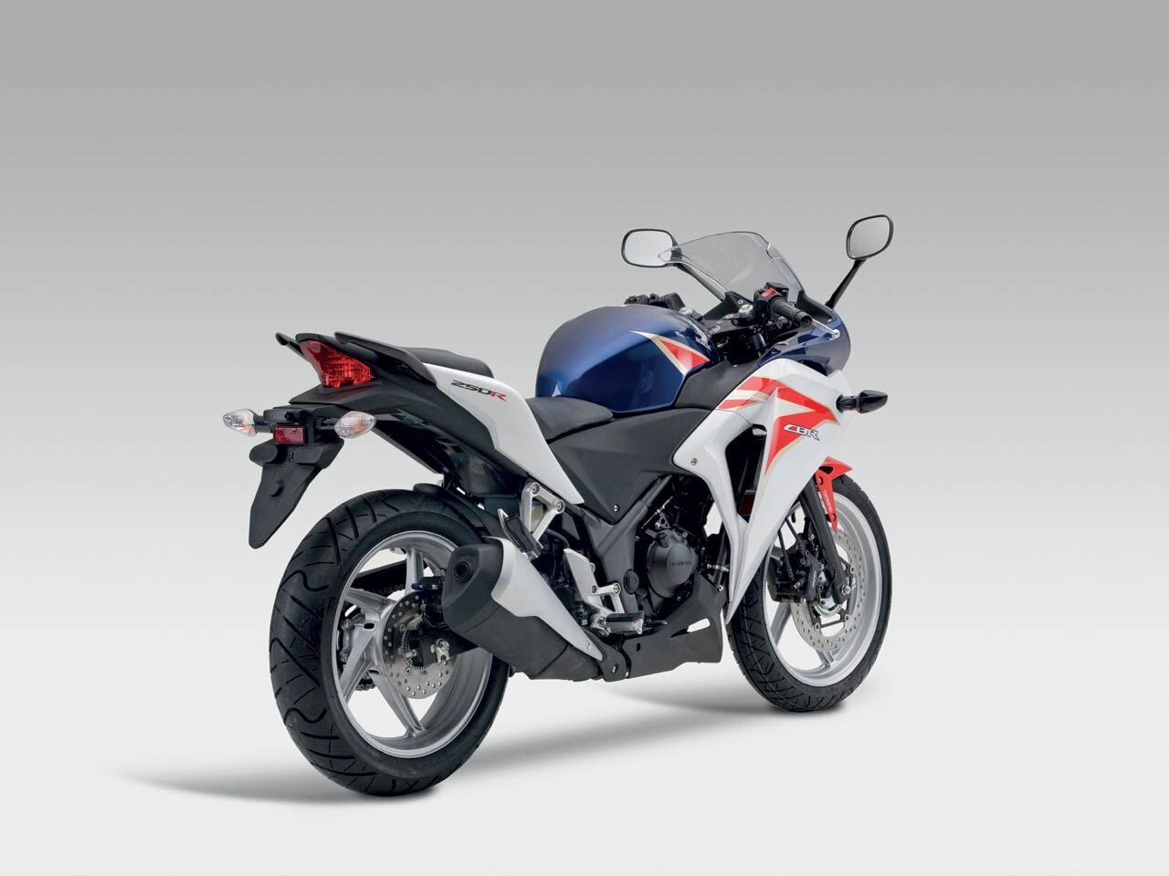 Honda CBR 250R: Şehrin Yaramazı ile Tanışın