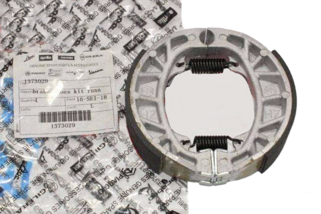VESPA -PIAGGIO- UYUMLU ARKA FREN BALATASI OEM